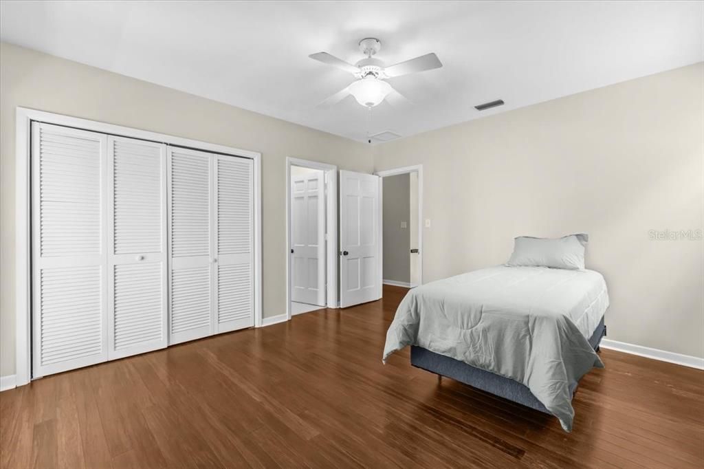 На продажу: $2,845,000 (5 спален, 5 ванн, 4884 Квадратных фут)