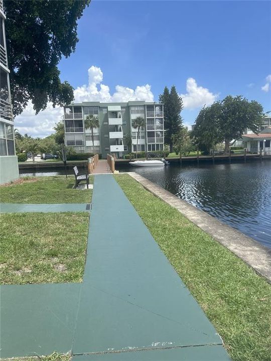 Active With Contract: $145,000 (1 beds, 1 baths, 846 Square Feet)