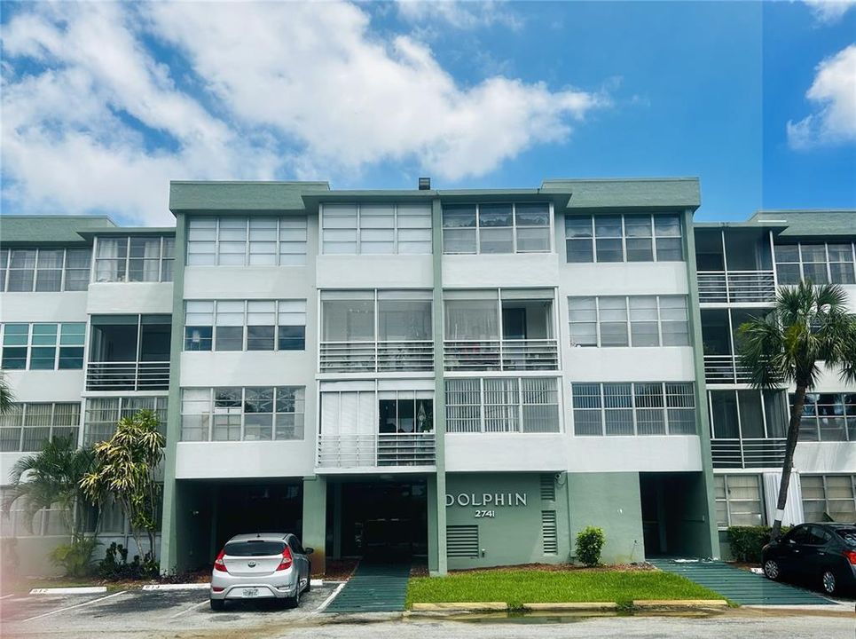 Active With Contract: $145,000 (1 beds, 1 baths, 846 Square Feet)