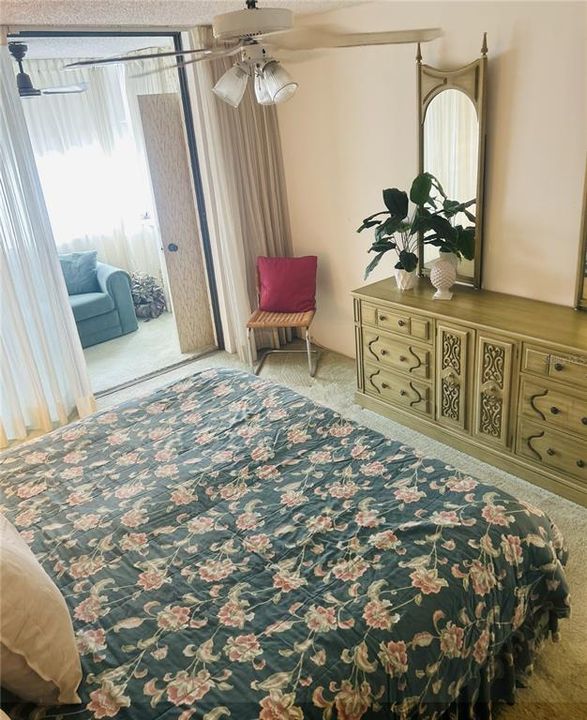 Active With Contract: $145,000 (1 beds, 1 baths, 846 Square Feet)