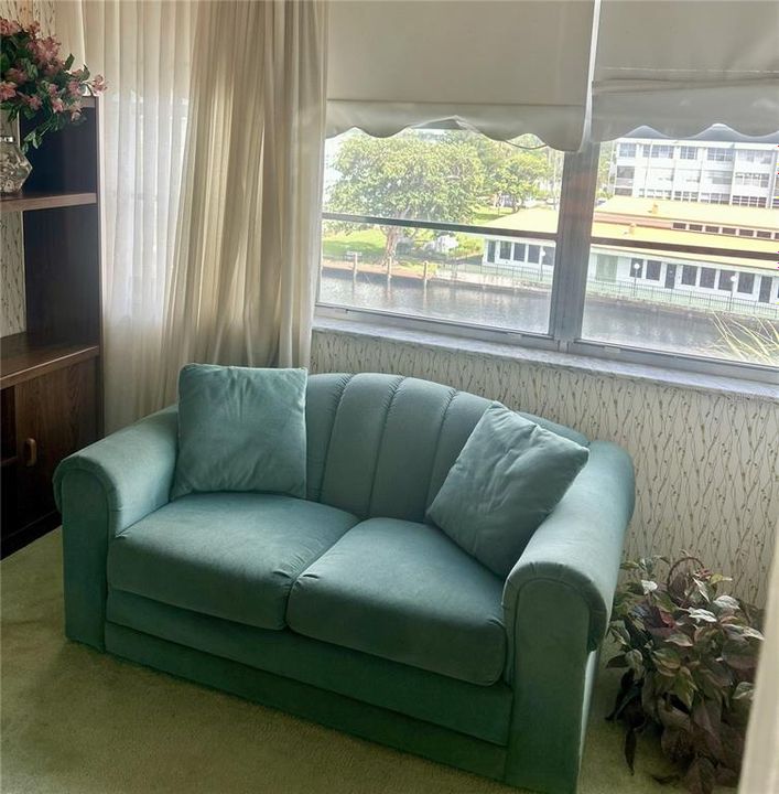 Active With Contract: $145,000 (1 beds, 1 baths, 846 Square Feet)