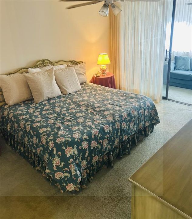 Active With Contract: $145,000 (1 beds, 1 baths, 846 Square Feet)