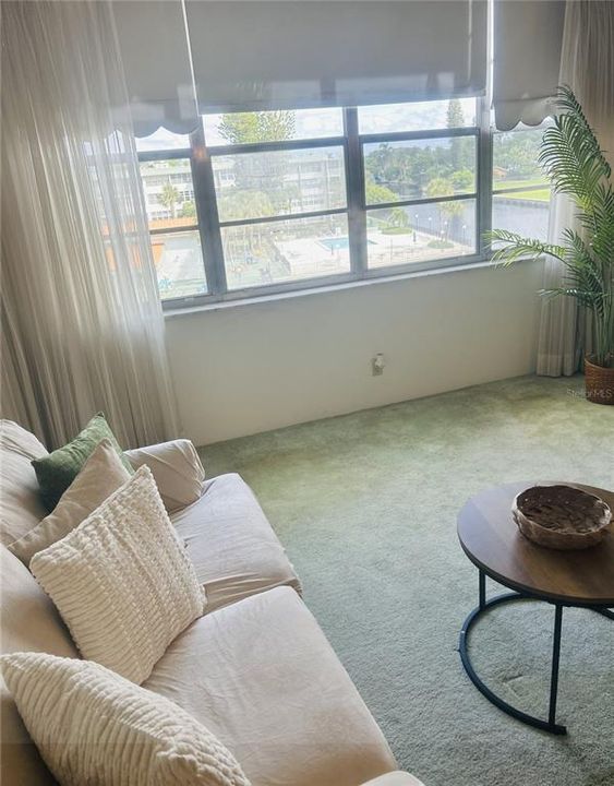 Active With Contract: $145,000 (1 beds, 1 baths, 846 Square Feet)