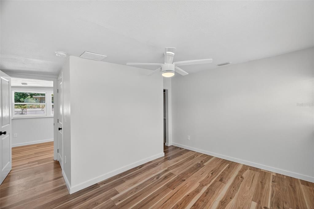 Active With Contract: $2,900 (3 beds, 2 baths, 1126 Square Feet)