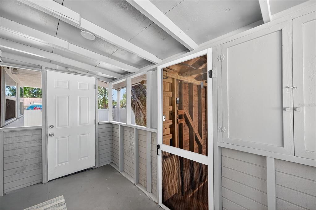 Active With Contract: $2,900 (3 beds, 2 baths, 1126 Square Feet)