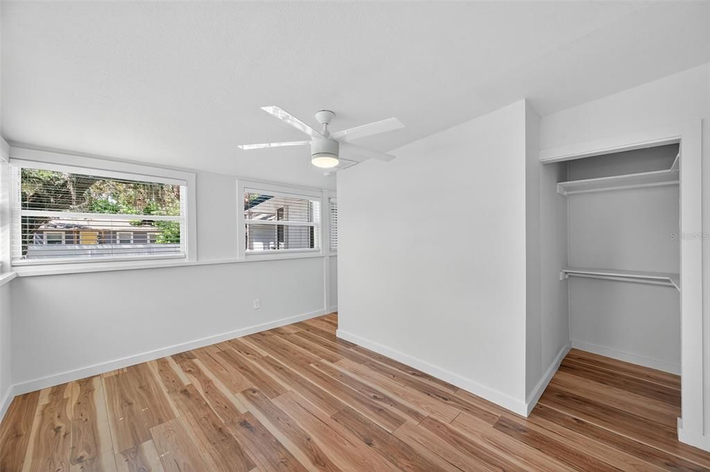 Active With Contract: $2,900 (3 beds, 2 baths, 1126 Square Feet)