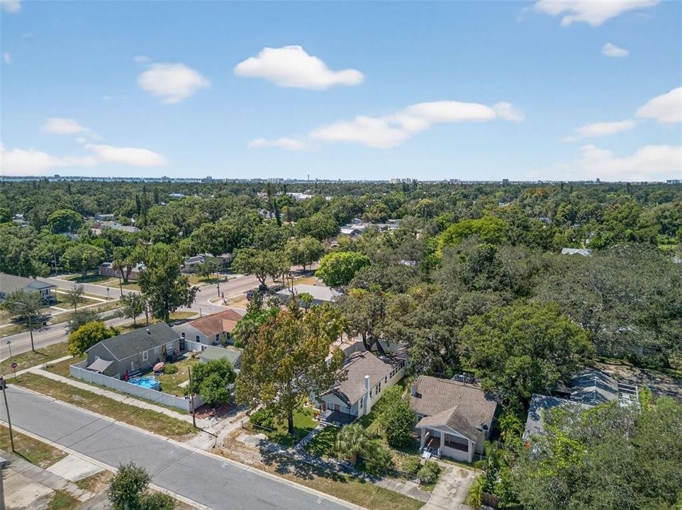 Active With Contract: $2,900 (3 beds, 2 baths, 1126 Square Feet)