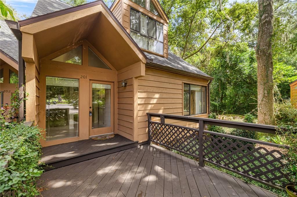 Под контрактом: $165,000 (2 спален, 2 ванн, 1461 Квадратных фут)