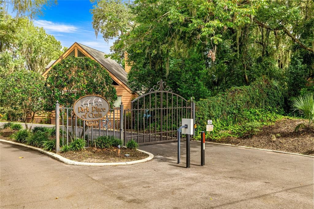 Под контрактом: $165,000 (2 спален, 2 ванн, 1461 Квадратных фут)