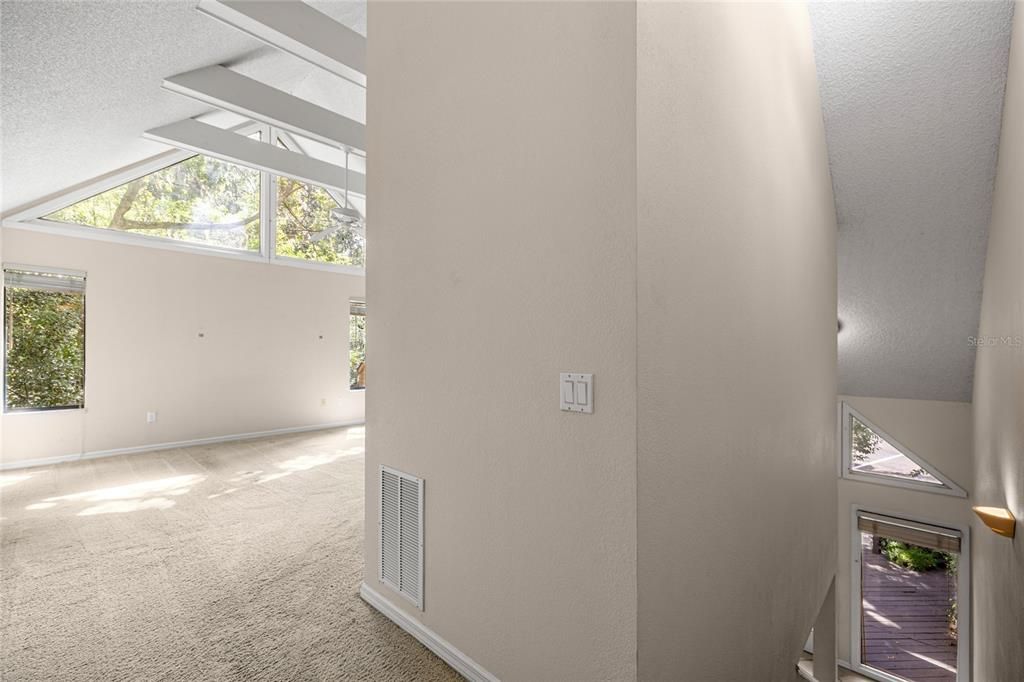 Под контрактом: $165,000 (2 спален, 2 ванн, 1461 Квадратных фут)