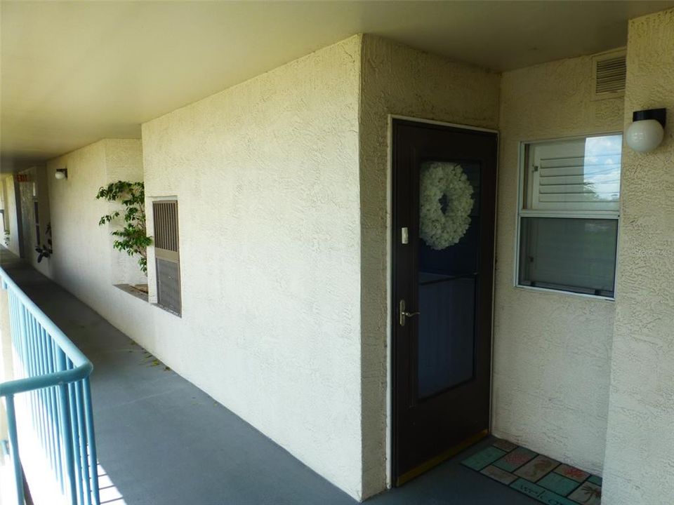 Active With Contract: $2,350 (2 beds, 2 baths, 1146 Square Feet)