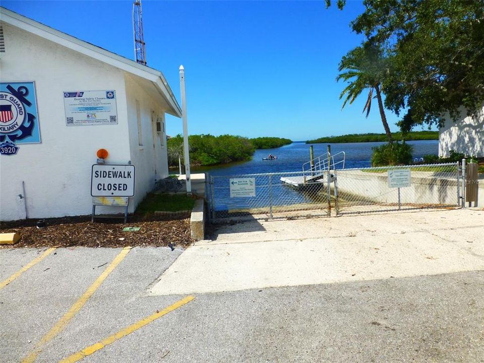 Active With Contract: $2,350 (2 beds, 2 baths, 1146 Square Feet)