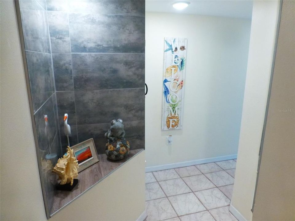 Active With Contract: $2,350 (2 beds, 2 baths, 1146 Square Feet)