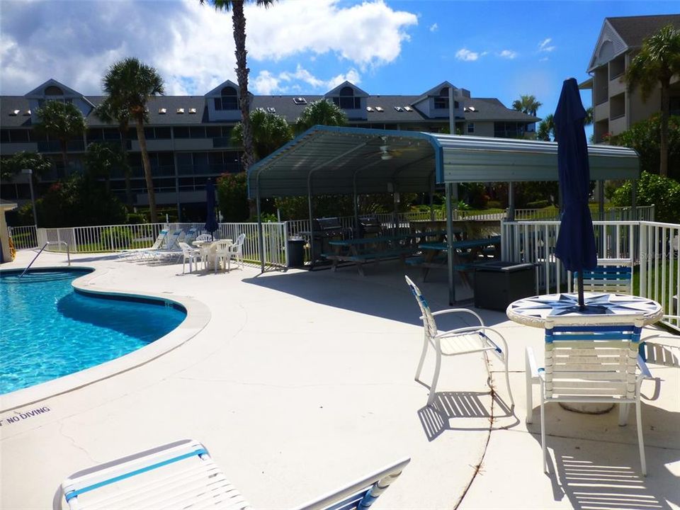 Active With Contract: $2,350 (2 beds, 2 baths, 1146 Square Feet)