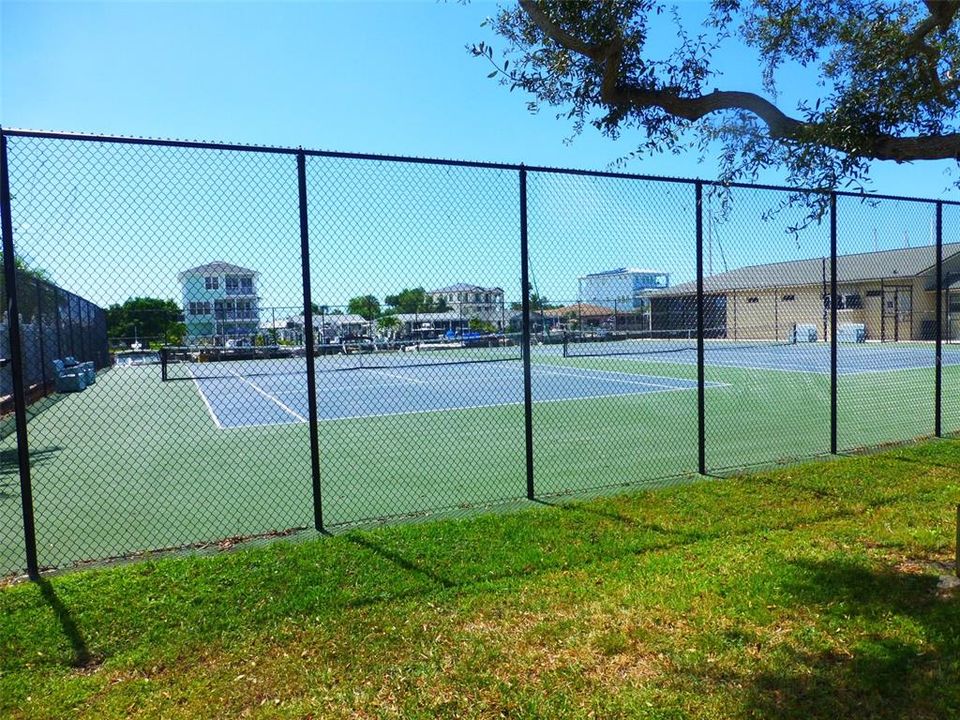 Active With Contract: $2,350 (2 beds, 2 baths, 1146 Square Feet)