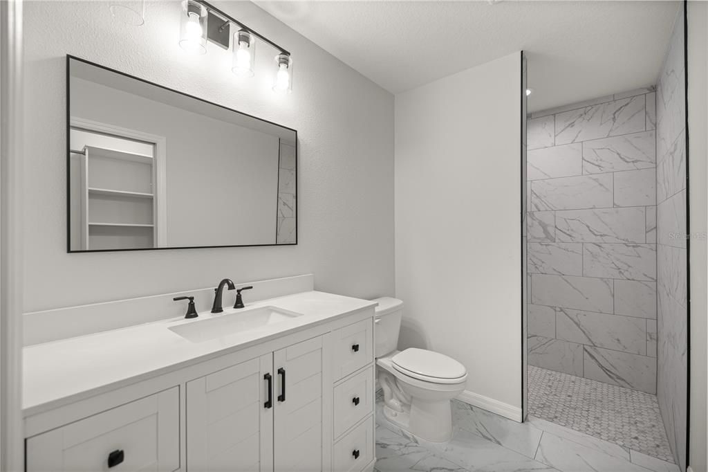 Activo con contrato: $224,900 (3 camas, 2 baños, 1209 Pies cuadrados)