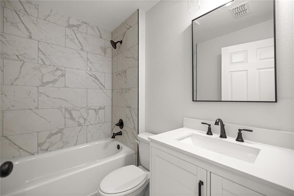 Activo con contrato: $224,900 (3 camas, 2 baños, 1209 Pies cuadrados)