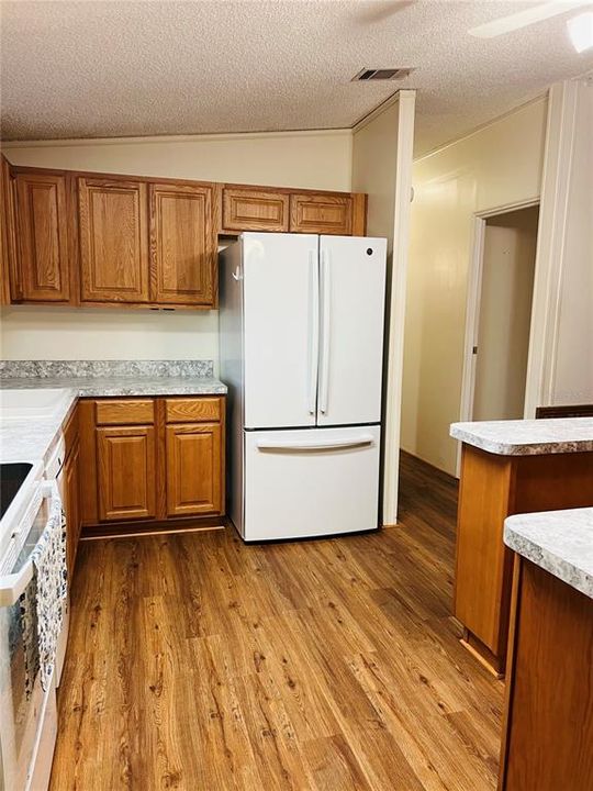 For Sale: $185,000 (2 beds, 2 baths, 1344 Square Feet)