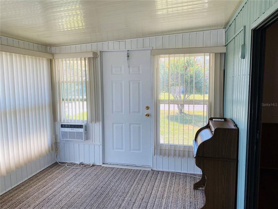 For Sale: $185,000 (2 beds, 2 baths, 1344 Square Feet)