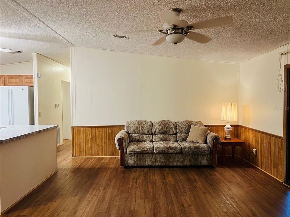 For Sale: $185,000 (2 beds, 2 baths, 1344 Square Feet)