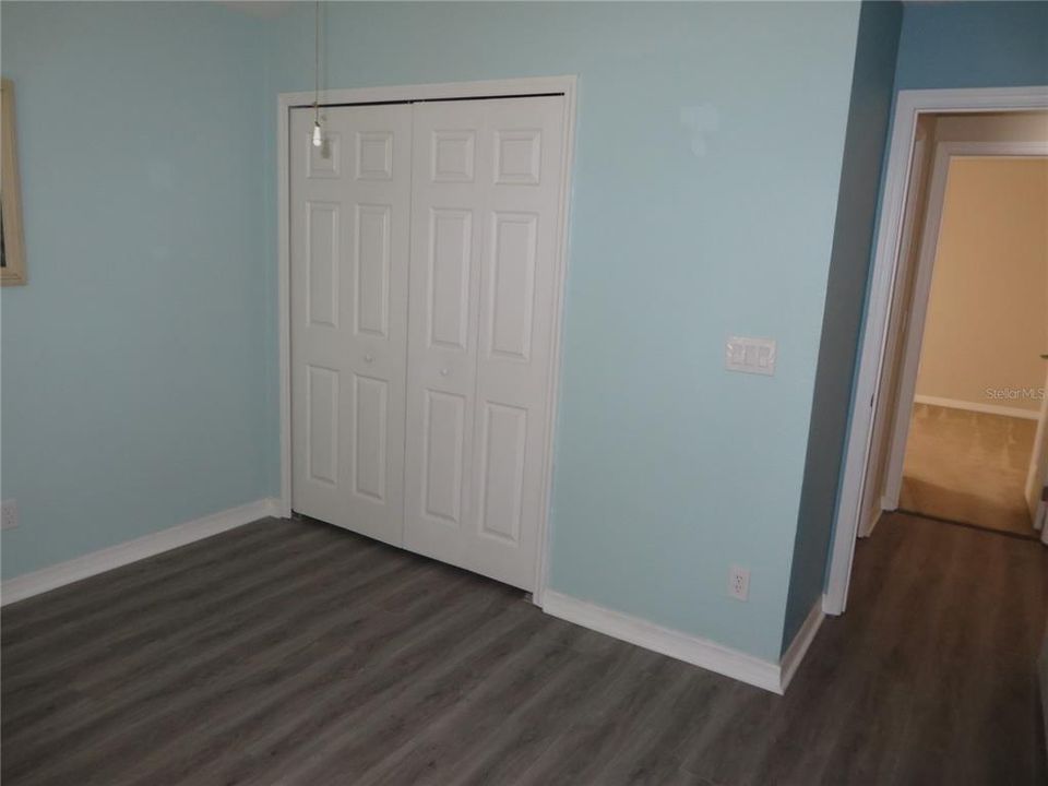 合同活跃: $239,900 (3 贝兹, 2 浴室, 1422 平方英尺)