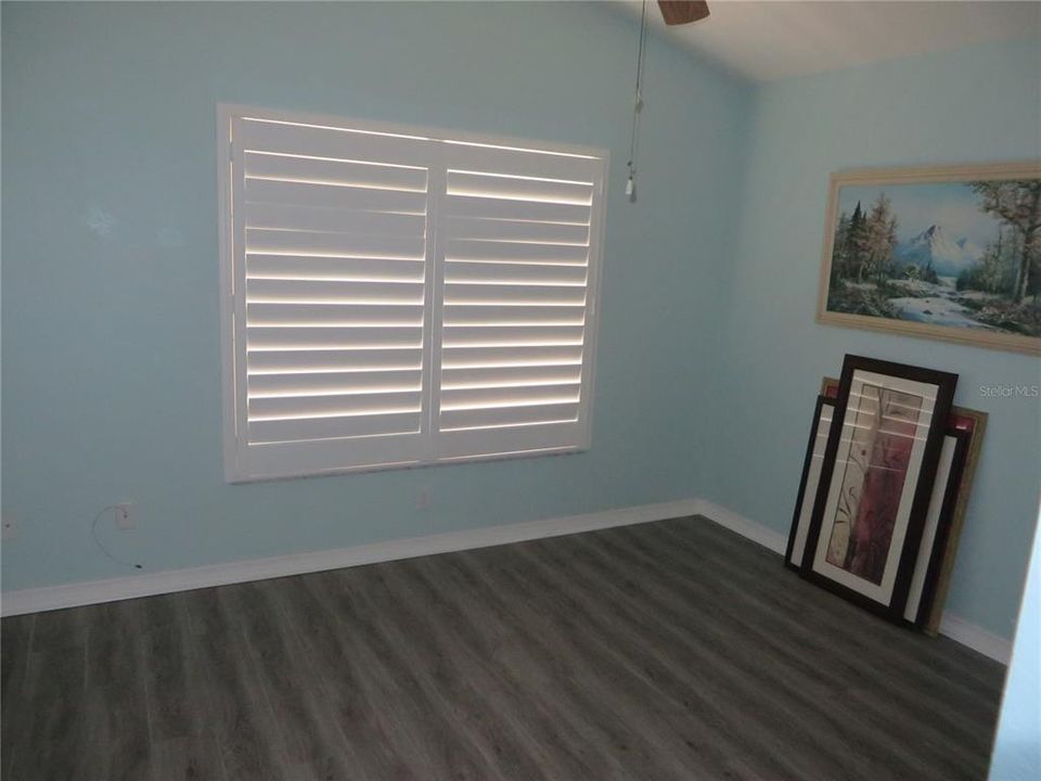 合同活跃: $239,900 (3 贝兹, 2 浴室, 1422 平方英尺)