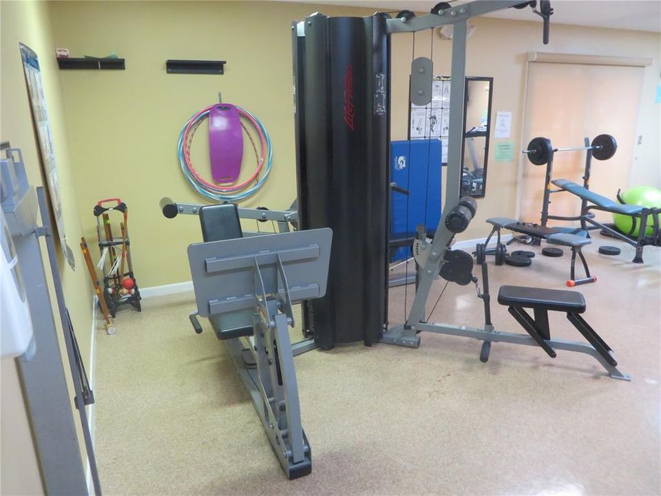 合同活跃: $239,900 (3 贝兹, 2 浴室, 1422 平方英尺)