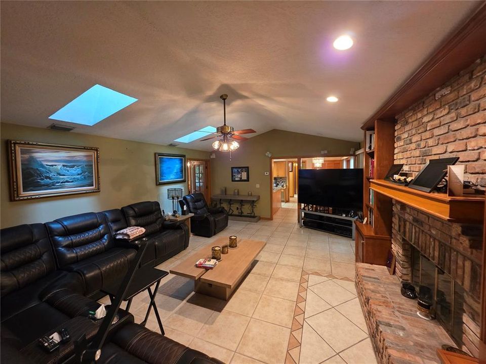 For Sale: $654,000 (4 beds, 3 baths, 2645 Square Feet)