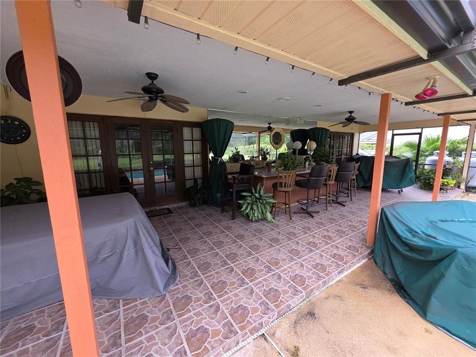 For Sale: $654,000 (4 beds, 3 baths, 2645 Square Feet)