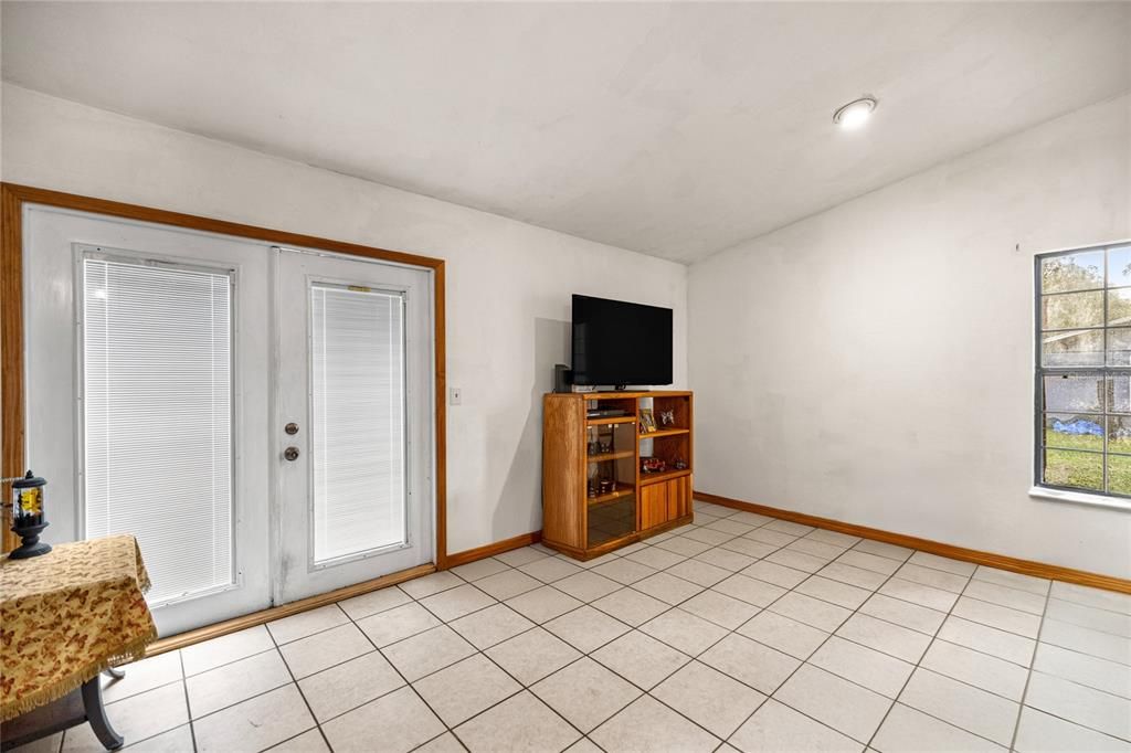 Active With Contract: $249,900 (3 beds, 2 baths, 1624 Square Feet)