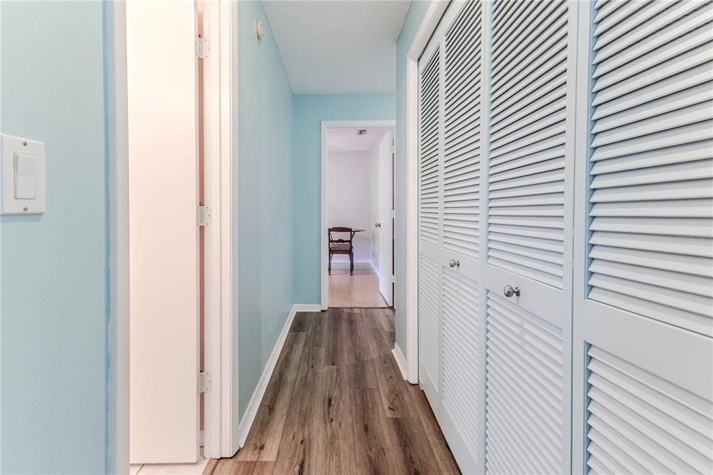 Под контрактом: $330,000 (3 спален, 2 ванн, 1793 Квадратных фут)