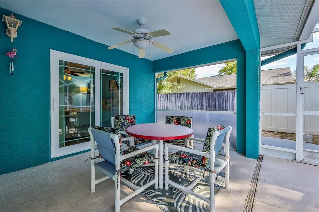 Под контрактом: $330,000 (3 спален, 2 ванн, 1793 Квадратных фут)