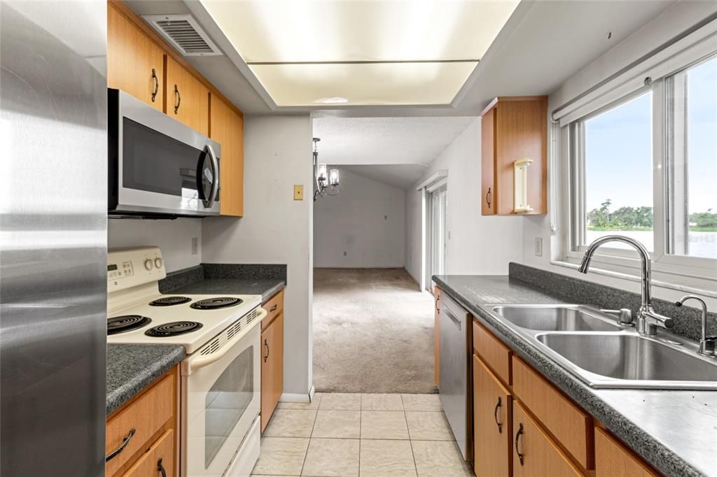 待售: $319,000 (3 贝兹, 2 浴室, 1470 平方英尺)