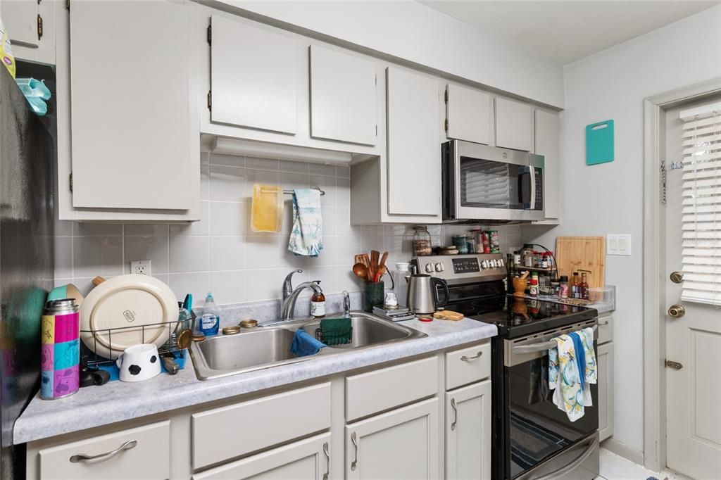 Active With Contract: $599,900 (8 beds, 0 baths, 3360 Square Feet)