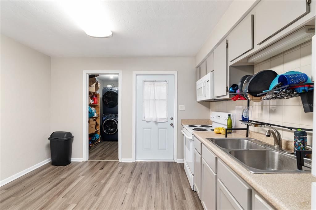 Active With Contract: $599,900 (8 beds, 0 baths, 3360 Square Feet)