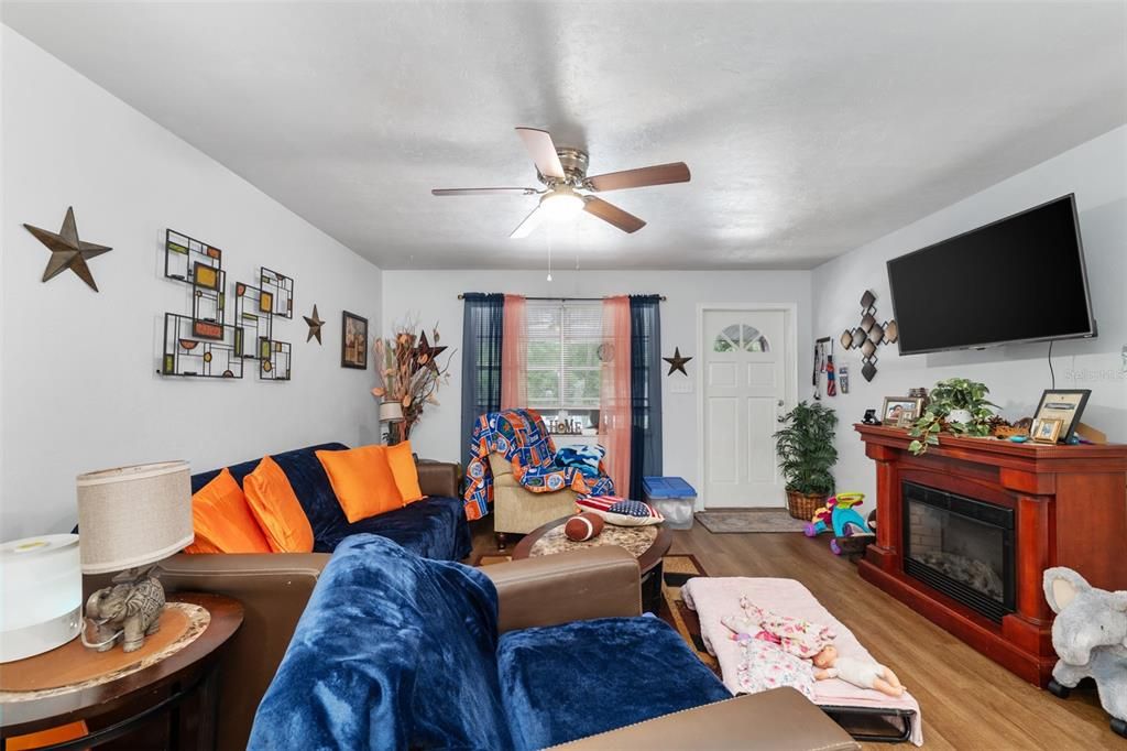 Active With Contract: $599,900 (8 beds, 0 baths, 3360 Square Feet)