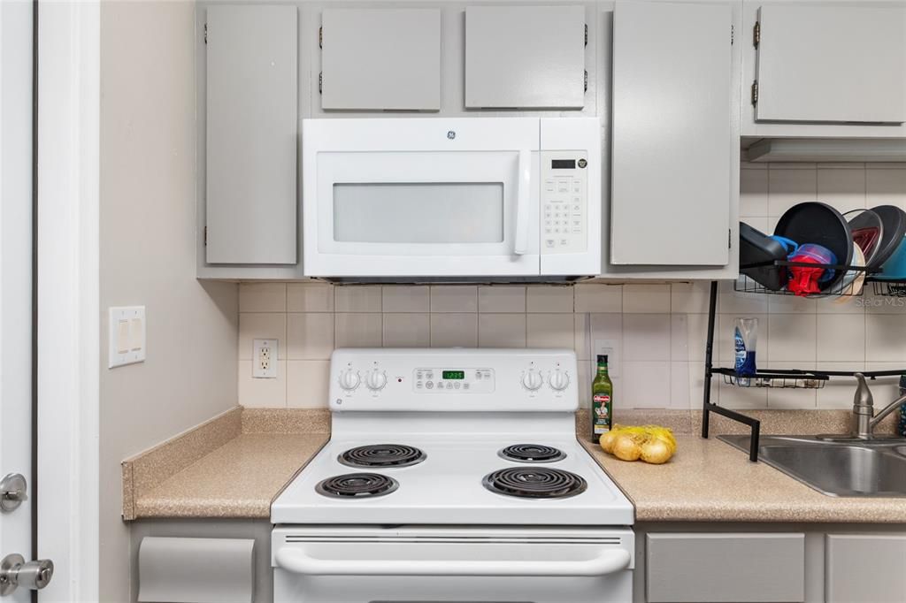 Active With Contract: $599,900 (8 beds, 0 baths, 3360 Square Feet)