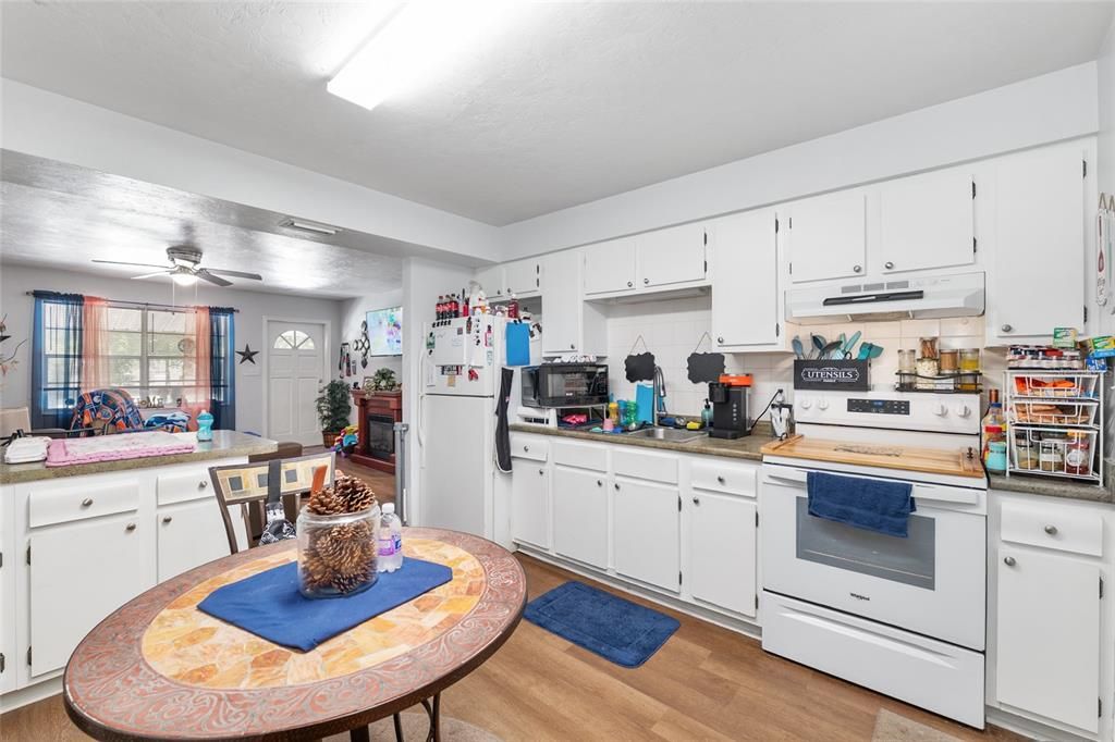 Active With Contract: $599,900 (8 beds, 0 baths, 3360 Square Feet)