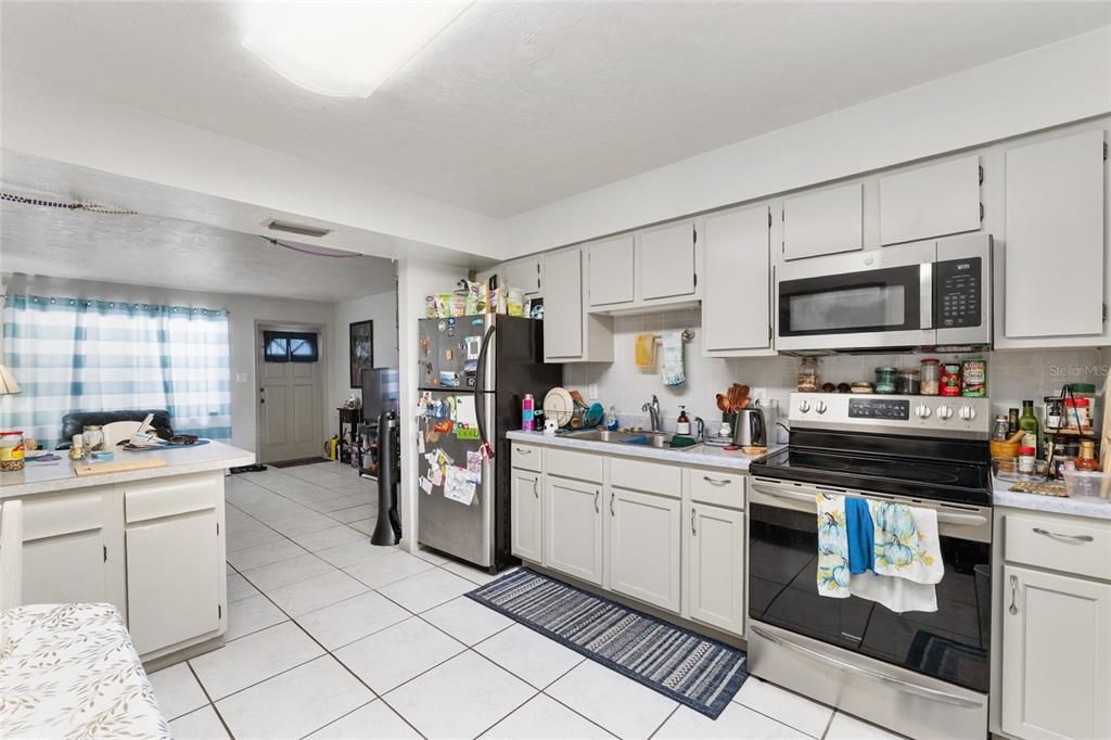 Active With Contract: $599,900 (8 beds, 0 baths, 3360 Square Feet)