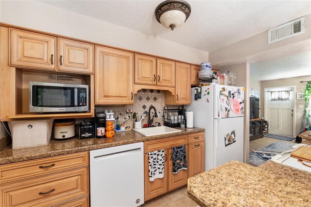 Active With Contract: $599,900 (8 beds, 0 baths, 3360 Square Feet)