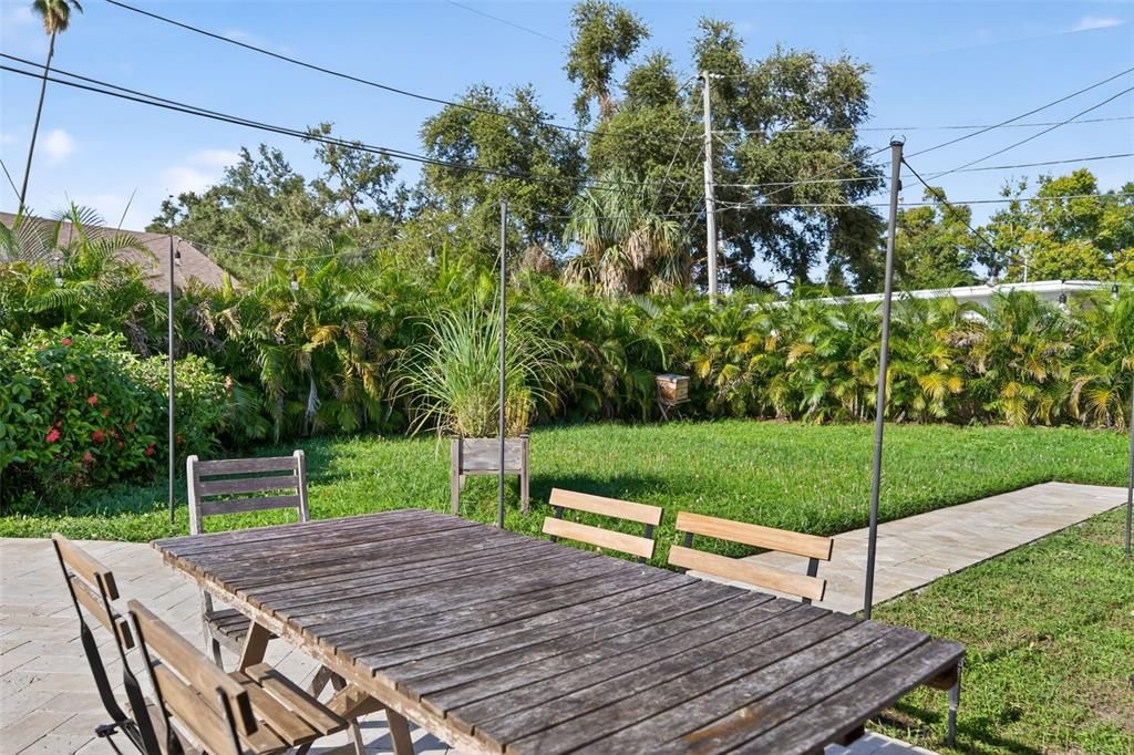 En Venta: $979,000 (4 camas, 2 baños, 2375 Pies cuadrados)