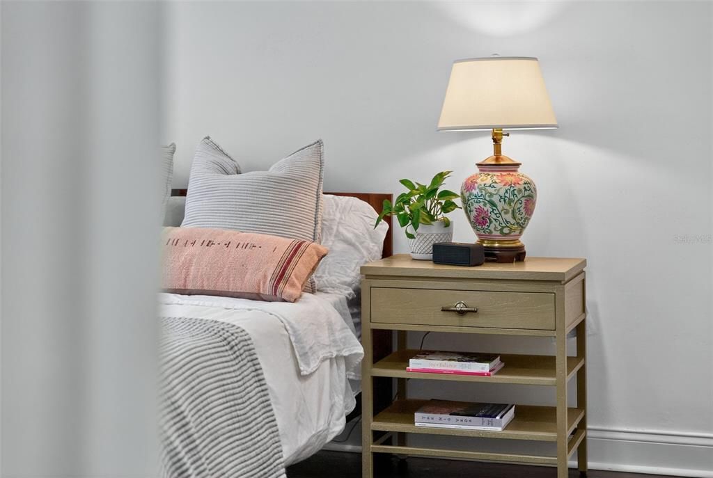 En Venta: $979,000 (4 camas, 2 baños, 2375 Pies cuadrados)