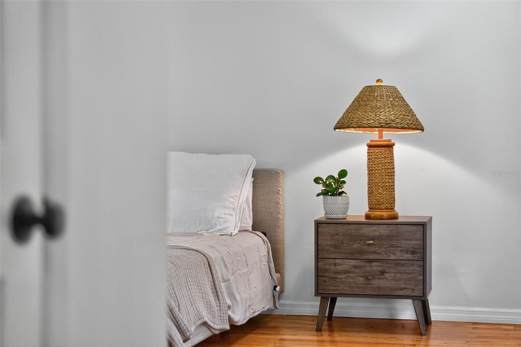 En Venta: $979,000 (4 camas, 2 baños, 2375 Pies cuadrados)