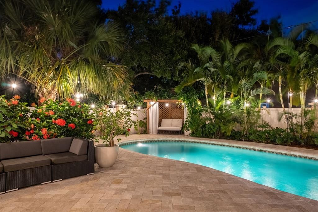 En Venta: $979,000 (4 camas, 2 baños, 2375 Pies cuadrados)