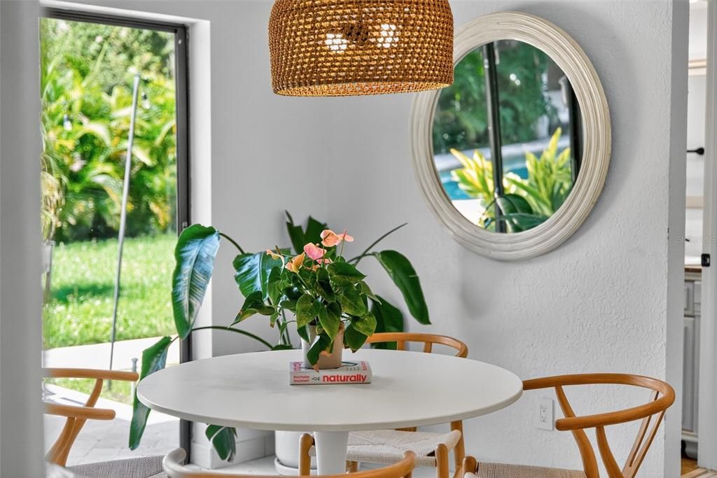 En Venta: $979,000 (4 camas, 2 baños, 2375 Pies cuadrados)