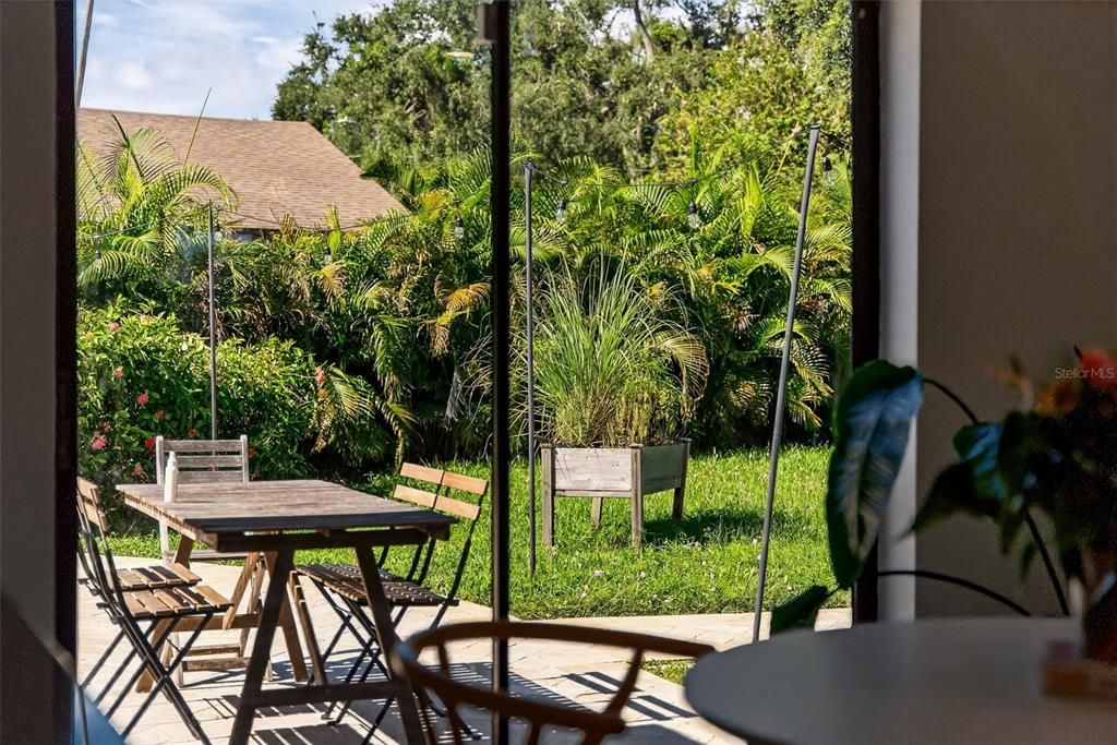 En Venta: $979,000 (4 camas, 2 baños, 2375 Pies cuadrados)