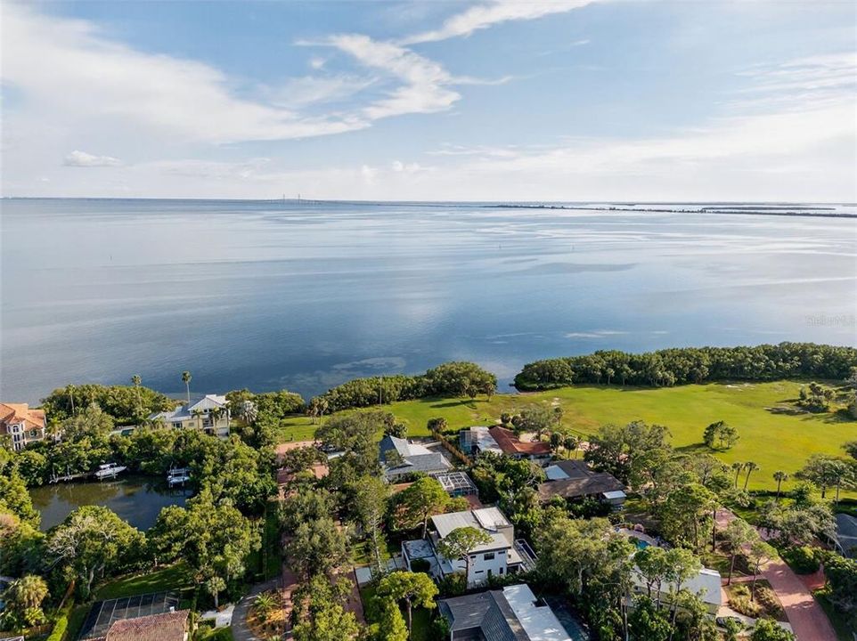 En Venta: $979,000 (4 camas, 2 baños, 2375 Pies cuadrados)