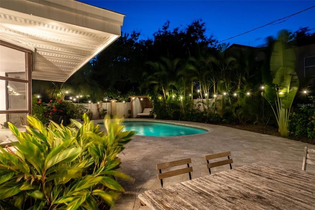 En Venta: $979,000 (4 camas, 2 baños, 2375 Pies cuadrados)