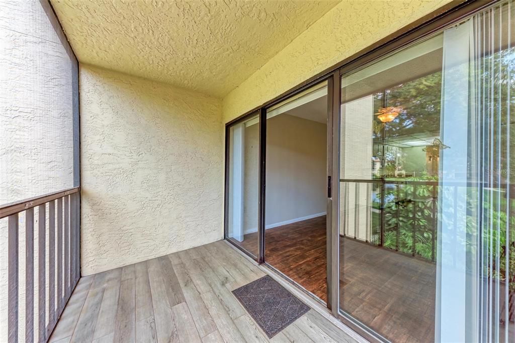 В аренду: $1,300 (1 спален, 1 ванн, 924 Квадратных фут)