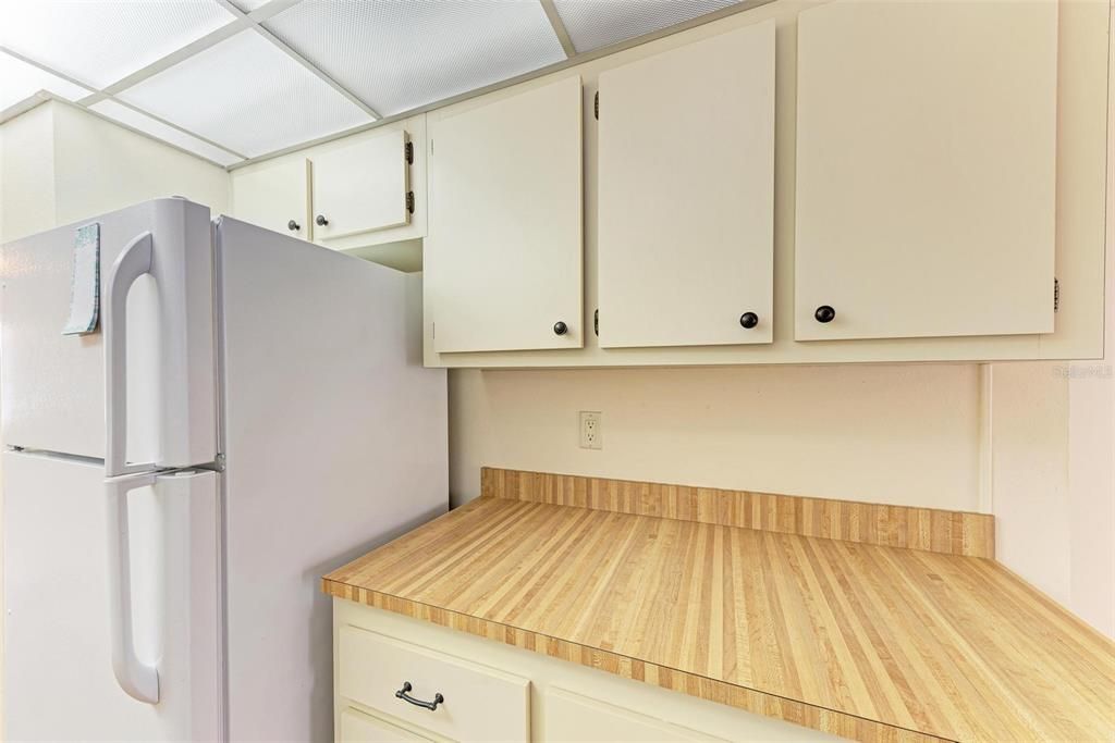 В аренду: $1,300 (1 спален, 1 ванн, 924 Квадратных фут)